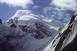 Kayup-Kap-Bashi (5588m)