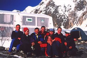 Team im Basecamp